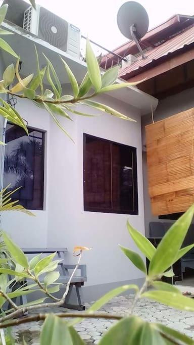 Villa A Unique And Cozy Wholehouse In Babak Samal Island Esterno foto